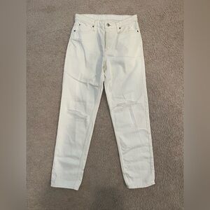 i am selling H&M white “boyfriend” jeans never worn but no tags.